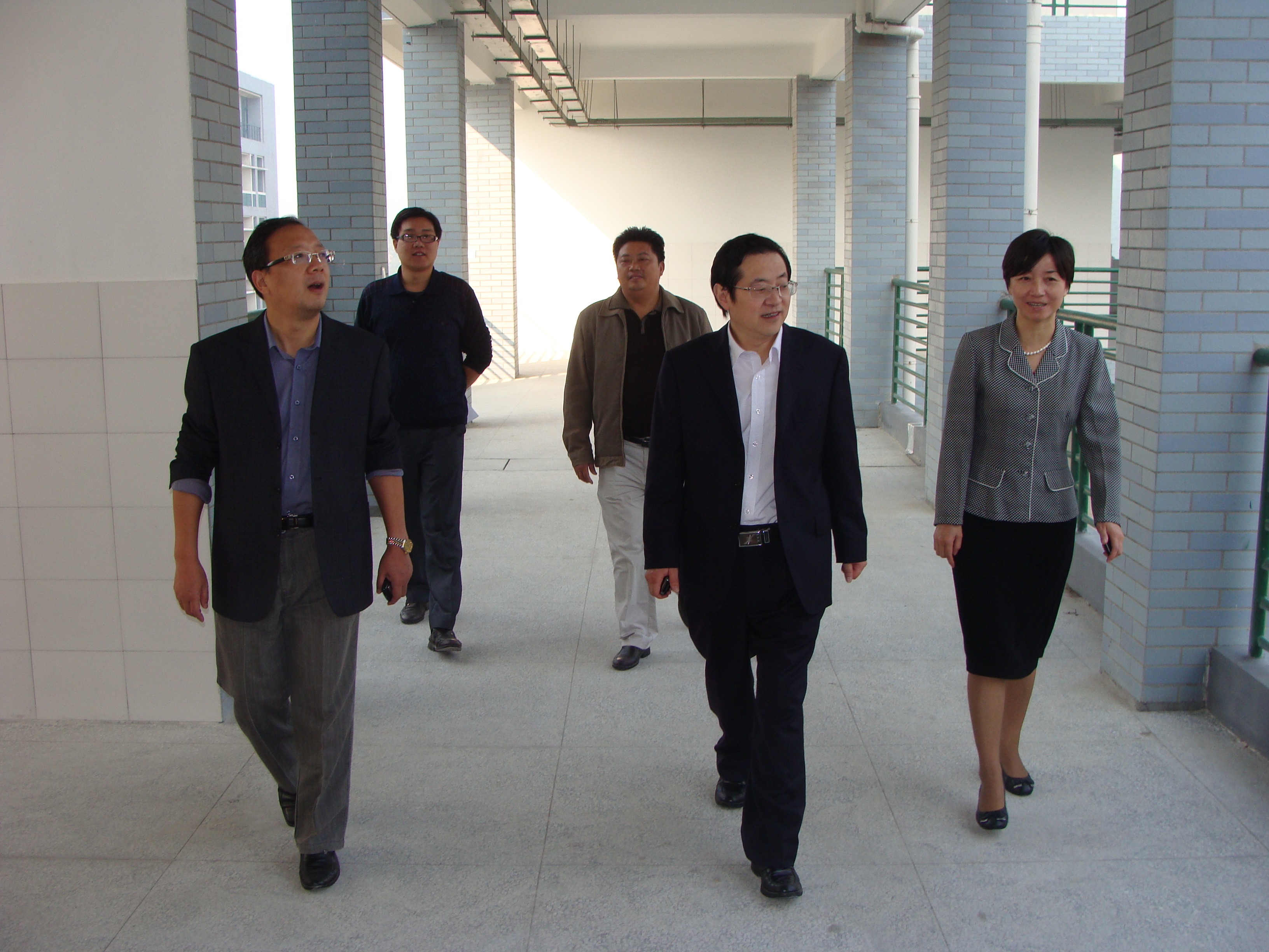 孙院长深入我系检查国庆长假后第一天教学情况 孙院长深入我系检查国庆长假后第一天教学情况